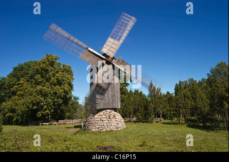 EEMU Bockwindmühle, Windmühle, Muhu, Insel in der Ostsee, Estland, Baltikum, Nordosteuropa Stockfoto