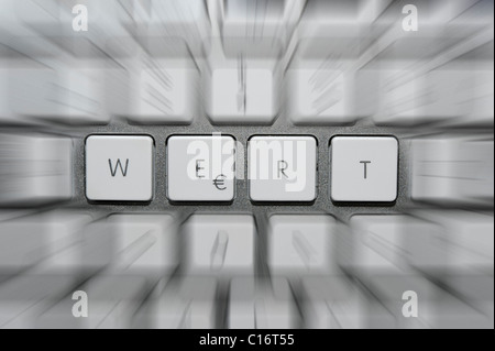 Schriftzug "WERT", Deutsch für "Wert", mit EURO-Zeichen auf der Tastatur, symbolisches Bild Stockfoto