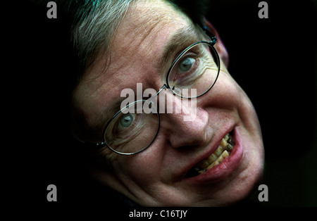 COPYRIGHT FOTO IM BESITZ VON BRIAN HARRIS - 11/1/02 Prof. Stephen Hawking in Cambridge, England. 60. Geburtstag feiern für Stephen Hawking CH CBE Stockfoto