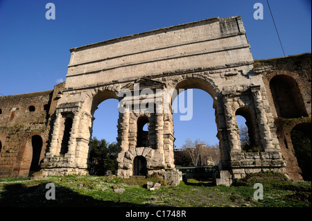 Italien, Rom, Porta Maggiore, altes römisches Tor Stockfoto