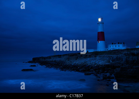 Portland Bill Leuchtturm, vor Tagesanbruch, Jurassic Coast World Heritage Site, Dorset, England, UK, Deutschland, GB, Stockfoto