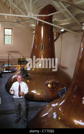 Großbritannien, Schottland, Dumfries und Galloway, Destillerie Dalwhinnie Bob Christine (Manager) Stockfoto
