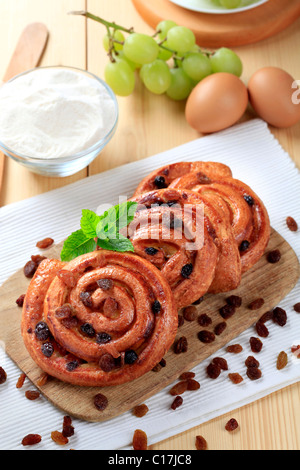 Dänisches Gebäck mit Rosinen Stockfoto