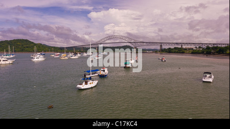 PANAMA - Brücke des Amerikas am Pazifik Eingang zum Panamakanal. Stockfoto