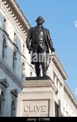 Statue von Robert Clive in Whitehall in London, England Stockfoto