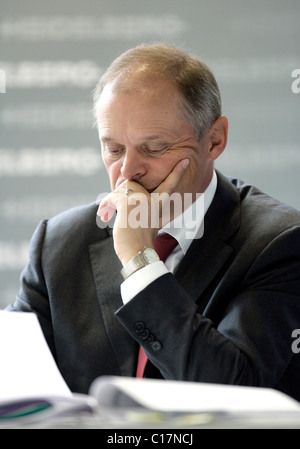 Bernhard Schreier, Vorstandsvorsitzender der Heidelberger Druckmaschinen AG während der Pressekonferenz auf der Jahresrechnung in Übereinstimmung mit den Stockfoto