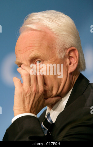 Kleinen CSU-Parteitag: Edmund Stoiber, Ministerpräsident von Bayern und Parteivorsitzender der CSU, 14.11.2005, München Stockfoto