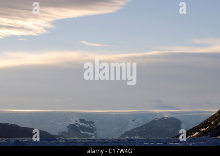 Eis-Blatt, Brueckner Gletscher und Eisberge in Johan Petersen Fjord, Ostgrönland, Grönland Stockfoto