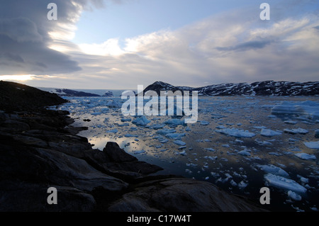 Eis-Blatt, Brueckner Gletscher und Eisberge in Johan Petersen Fjord, Ostgrönland, Grönland Stockfoto