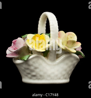 Vintage fine Bone China (Porzellan) Korb mit Blumen von Royal Park Stockfoto
