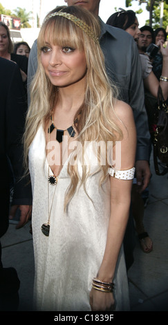 Schwangere Nicole Richie im Store auf der Melrose Avenue Kitson anlässlich des Starts von ihrem House of Harlow 1960 Schmucklinie. Los Stockfoto