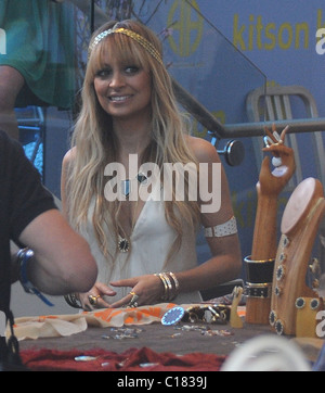 Schwangere Nicole Richie im Store auf der Melrose Avenue Kitson anlässlich des Starts von ihrem House of Harlow 1960 Schmucklinie. Los Stockfoto