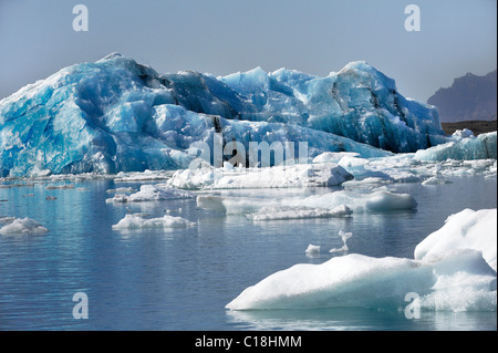 Glazial-See Joekulsárlón, Engl. Gletscherfluss Lagune, liegt zwischen dem Skaftafell-Nationalpark und Hoefn Stockfoto