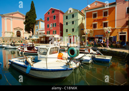 Den malerischen Fischerhafen von Veli Lošinj, Insel Lošinj, Kroatien Stockfoto