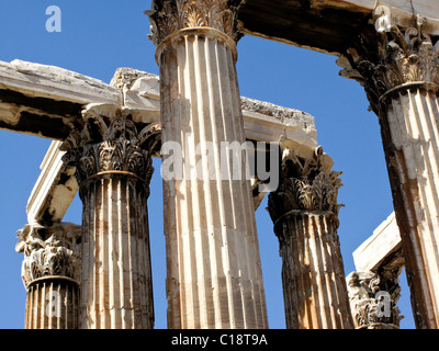 Oben auf die Spalten auf den Tempel des Olympischen Zeus Stockfoto