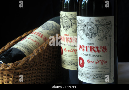Frankreich, Flaschen Pomerol, Chateau Petrus, Jahren, 1978, 1980 und 1989 Stockfoto