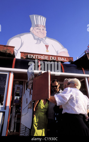 Frankreich, Val de Marne, Joinville le Pont, Guinguette (Open-Air-Café) Chez Gegene auf der Marne zurückgeklettert Stockfoto