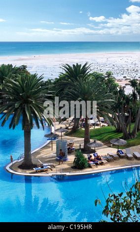 Schwimmbad des Hotel des Melia Gorrione an der Playa Sotavento Strand, Kanaren, Spanien, Europa Stockfoto