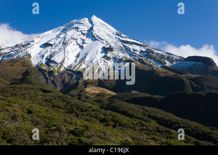 Schneebedeckten Mount Egmont Vulkan, Taranaki, Nordinsel, Neuseeland Stockfoto