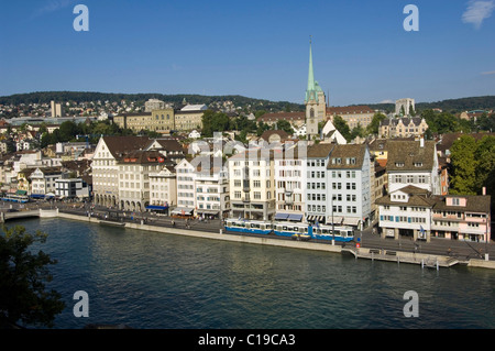 Die Limmat-Fluss, der durch das historische Zentrum von Zürich, Schweiz, Europa Stockfoto