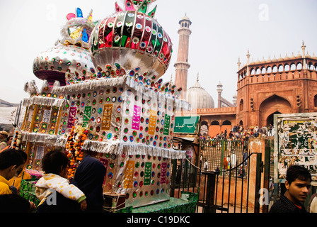 Gestaltet von Tazias in einer Moschee während Muharram, Jama Masjid, Delhi, Indien Stockfoto