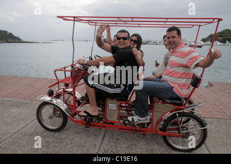Panama, Lateinamerika, Mittelamerika, Panama City, Amador Causeway, Calzada de Amador, Bahia de Panama, Panama-Kanal, Isla Perico, Erholungsgebiet, Vierrad, vier Stockfoto
