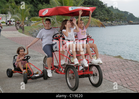 Panama Panama City, Amador Causeway, Calzada de Amador, Bahia de Panama, Panama Canal, Isla Perico, Erholung, Vierrad, Allrad, Radfahren, ridi Stockfoto