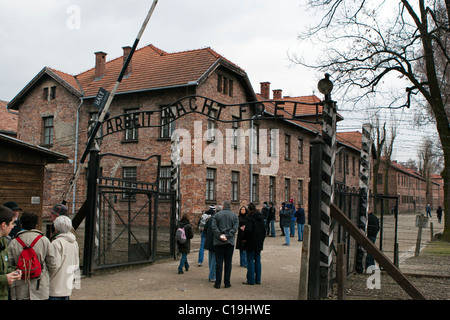 Arbeit Macht Frei ("Arbeit macht frei") Tor, Auschwitz-Birkenau, Polen. Stockfoto