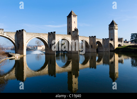 Die mittelalterliche Pont Valentre über den Fluss Lot, Cahors, dem Lot, Frankreich Stockfoto