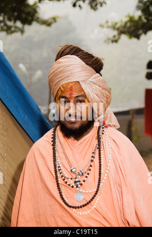 Porträt eines Sadhu lächelnd, Haridwar, Uttarakhand, Indien Stockfoto