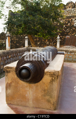 Kanone in einem Fort, Jhansi Fort, Jhansi, Uttar Pradesh, Indien Stockfoto