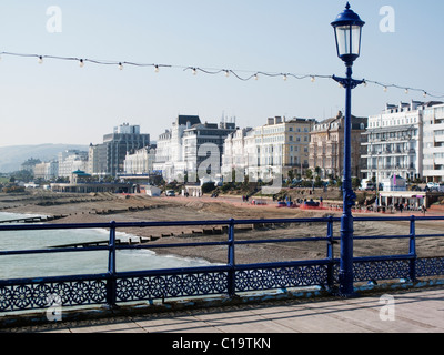 Der Strand von Eastbourne in East Sussex vom pier Stockfoto