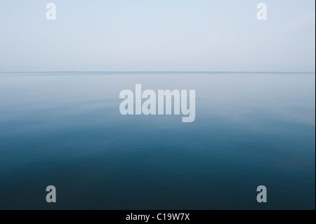 Panoramablick auf eine Lagune, Kerala Backwaters, Alleppey, Alappuzha District, Kerala, Indien Stockfoto