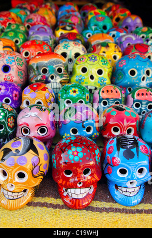 Aztekische Schädel mexikanischen Tag der Toten bunte Handarbeiten Stockfoto