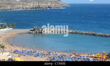 Strand von Puerto Rico auf Gran Canaria Stockfoto