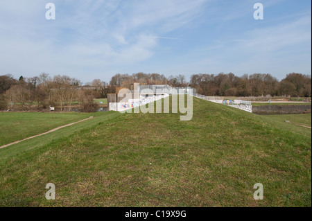 Leigh Sperrwerks am Fluss Medway Stockfoto