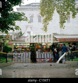 Reise Fotografie - das Buch Basar in Istanbul in der Türkei im Nahen Osten Asien. aka Der Sahaflar Carsisi Stockfoto