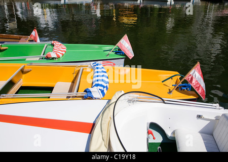 Bootsverleih am Traunsee im Salzkammergut, Österreich. Stockfoto