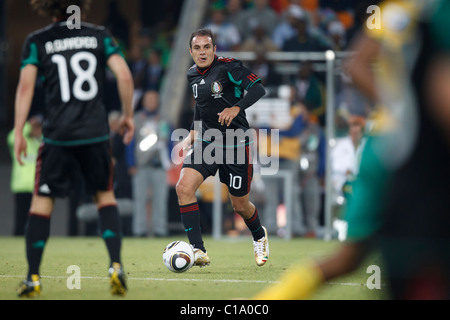 Cuauhtemoc Blanco von Mexiko in Aktion gegen Südafrika das Eröffnungsspiel des Turniers 2010 FIFA World Cup. Stockfoto