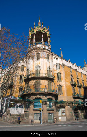 La Rotonda Gebäude von Adolf Ruiz Platz i Casamitjana am Placa John F Kennedy Barcelona Catalunya Spanien Europa Stockfoto