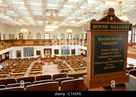 AUSTIN, Texas - Das Haus des Repräsentantenhauses in der Texas State Capitol in Austin, TX. Das Haus hat 150 Mitglieder und eine regelmäßige Sitzung fügt bis zu 140 Tage im Jahr, und es gibt keine Grenzen für die Vertreter. Stockfoto