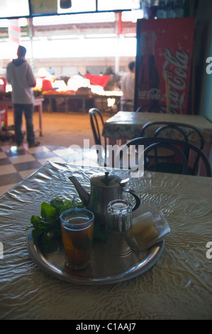 Die a la Menthe Pfefferminztee bei Souk Al-hatte Markt Agadir Souss südlichen Marokko Nordwestafrika Stockfoto