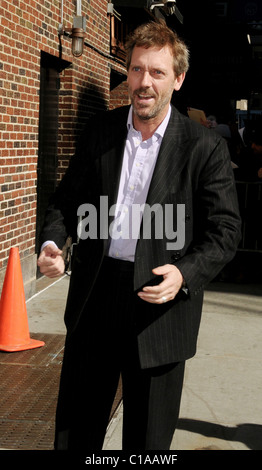 Hugh Laurie vor dem Ed Sullivan Theater für "Late Show with David Letterman" New York City, USA - 23.03.09 Stockfoto