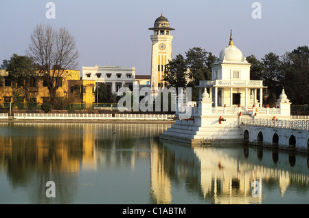 Nepal, Kathmandu-Tal, Weltkulturerbe der UNESCO, Kathmandu, Rani Pokhari (Queen es Pond) und der Uhrturm Stockfoto