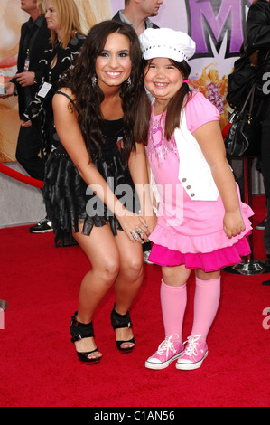 Demi Lovato und Schwester Welt Premiere von Walt Disney Pictures "Hanna Montana der Film" am El Capitan Theatre statt- Stockfoto