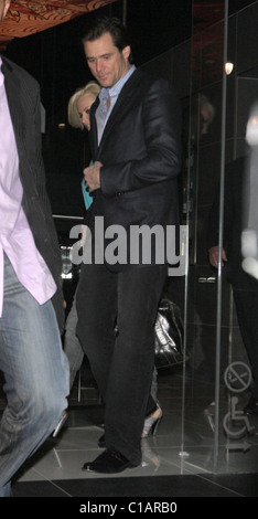 Jim Carrey und Freundin Jenny McCarthy spannende Katsuya Restaurant in Hollywood Los Angeles, Kalifornien - 03.04.09 Stockfoto