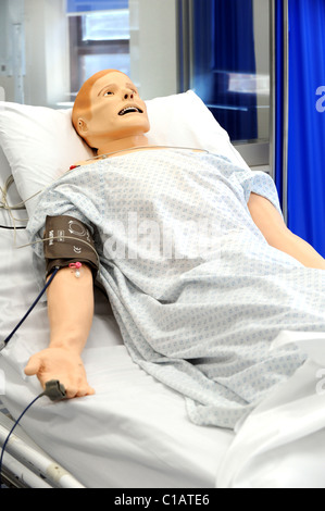SimMan 3G ein neuer Dummy-Patient, der wie ein Mensch in der neuen Simulation Suite in Worthing Krankenhaus reagiert Stockfoto