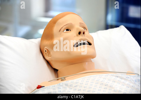 SimMan 3G ein neuer Dummy-Patient, der wie ein Mensch in der neuen Simulation Suite in Worthing Krankenhaus reagiert Stockfoto
