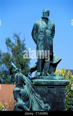 Frankreich, Vogesen, Saint Die des Vosges, eine Statue zum Gedenken an Jules Ferry Stockfoto