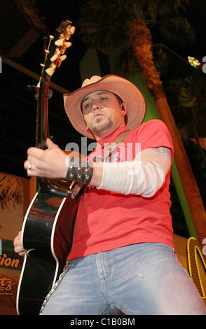 Jason Aldean erklingt in der ACM Awards Freemont Street Konzert für den potenziellen Kunden bis zu 44th Annual Academy of Country Music Stockfoto